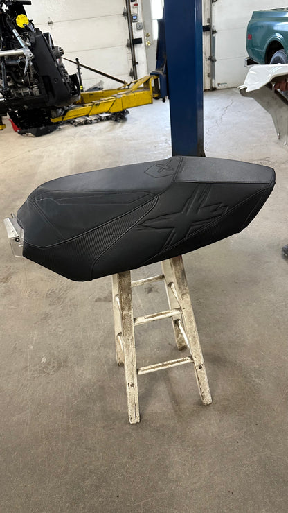 Skidoo XS chassis X-Package seat
