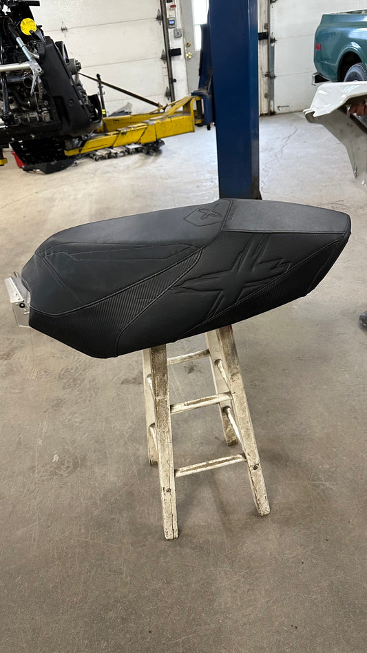 Skidoo XS chassis X-Package seat